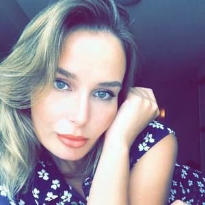 Meet your Posher, Alexandra